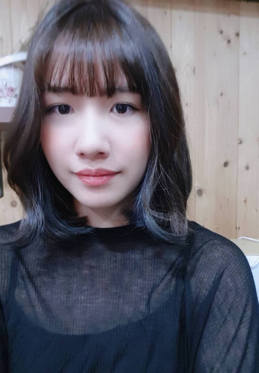 台中染髮，陽光下才能看見的髮色，低調美就是流行！